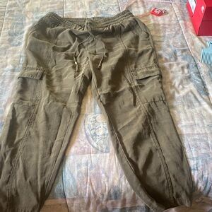 Old Navy women Khaki Cargo Pants